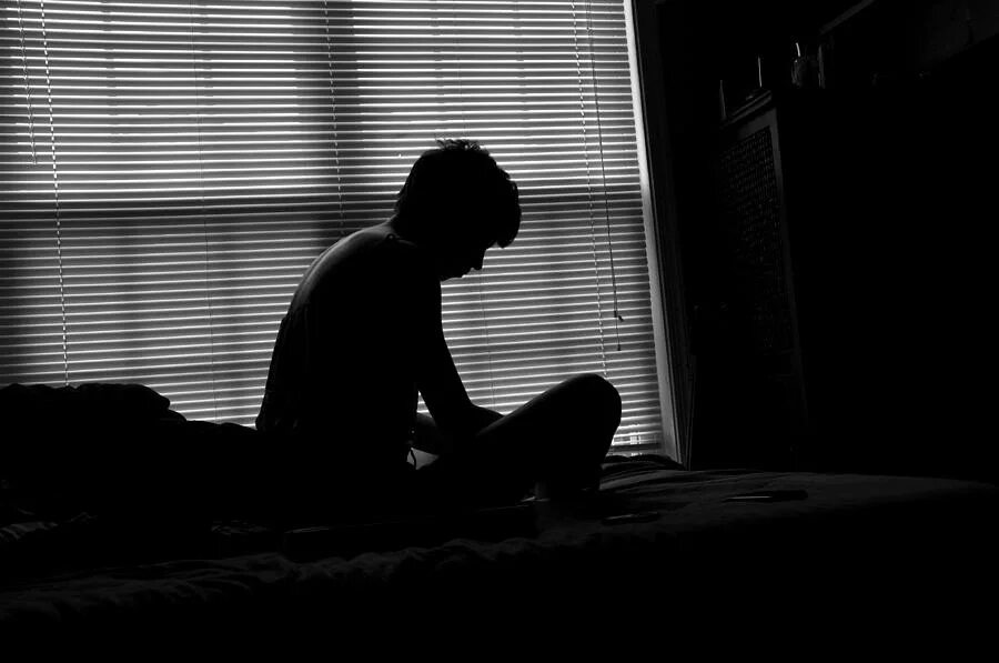 Time & tide album. Парень идет по дороге. Одинокий человек. I m alone here. Лофи биатс.