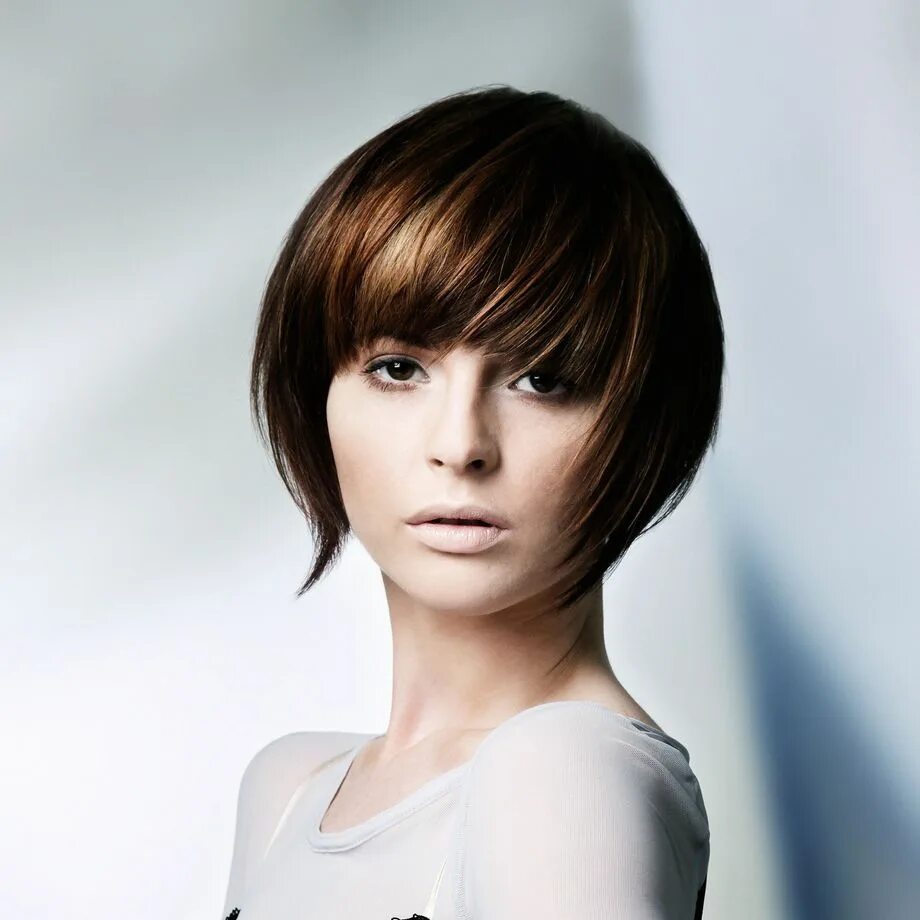Короткие стрижки для маленького лица. Стрижки женские для худых. Стрижки на худое лицо. Стрижки женские для худых. Стрижки для узкого лица женские.