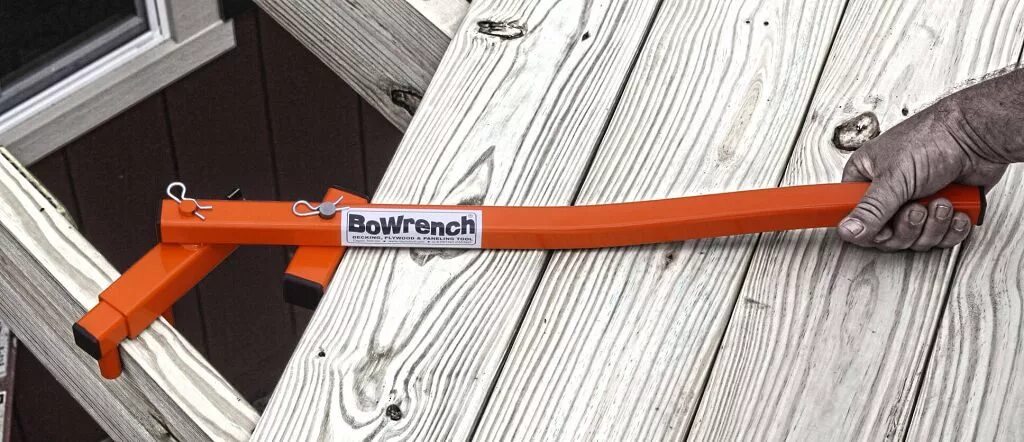 Bowrench инструмент для стягивания. Приспособлением bowrench. Стяжка для досок. Bowrench инструмент для стягивания. Инструмент для стягивания досок пола чертеж.