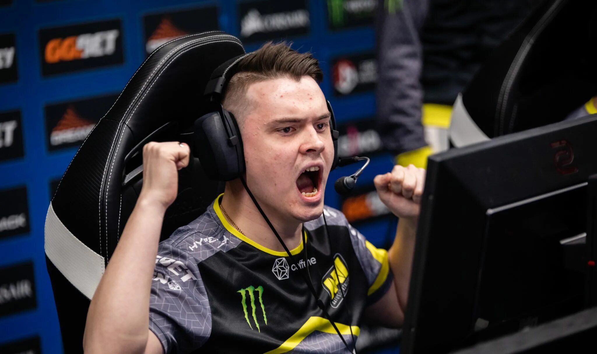 Electronic cs go. Денис шарипов electronic. электроник navi. electronic cs go игрок. electronic игрок нави.