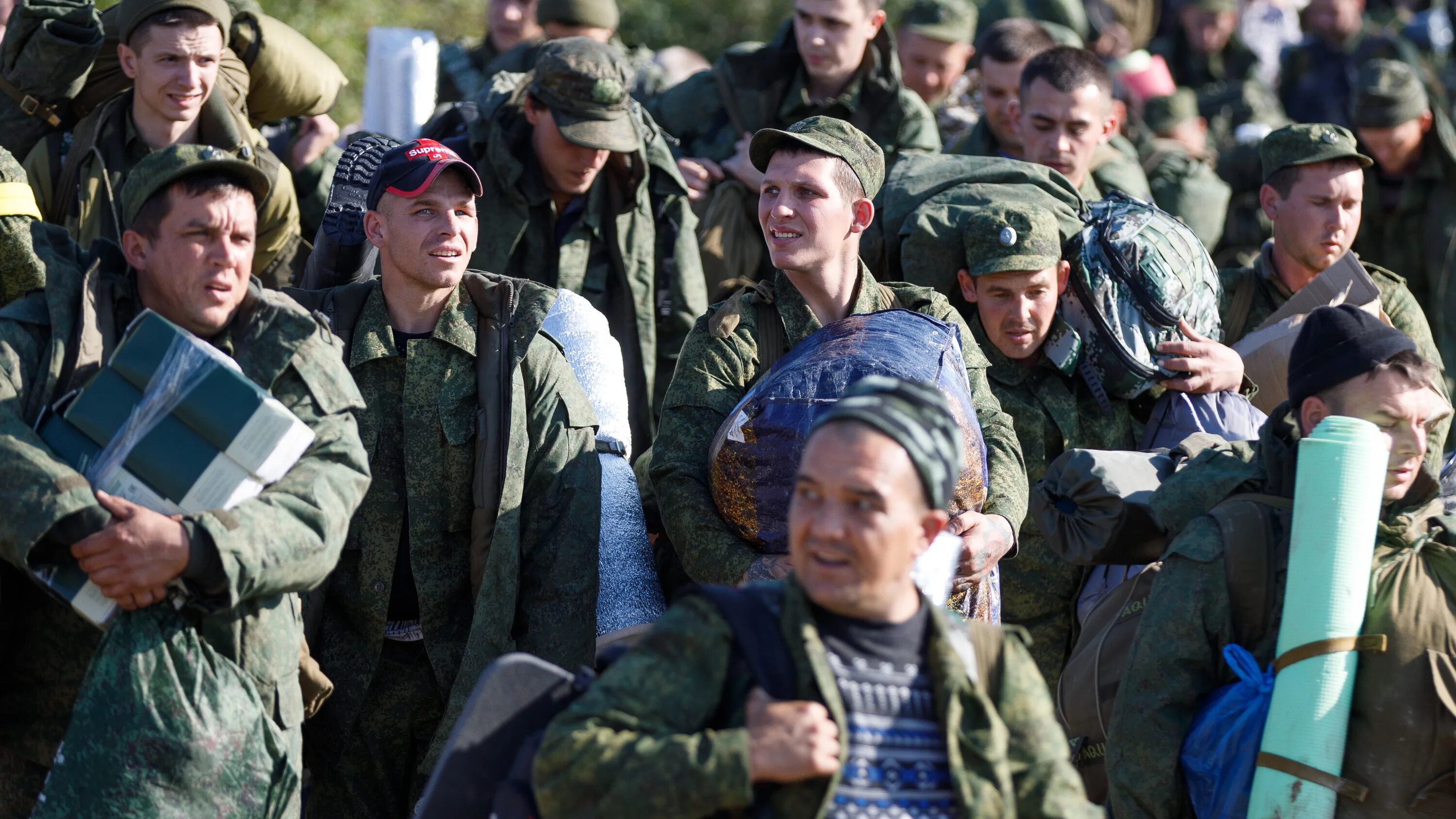 Никаких прощаний. Срочники. Фото российских военных. Российские военные и дети Украины. Фото российских солдат на Украине.