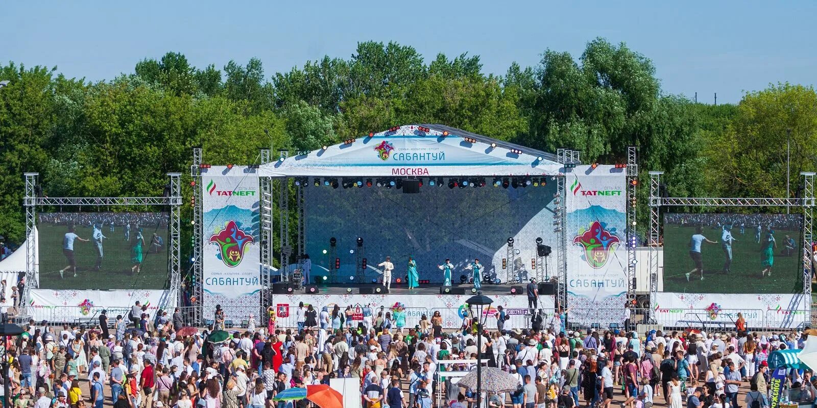 Сабантуй 2024 в москве дата. Национальный праздник татар сабантуй. Сабантуй 2022 москва. Сабантуй 2024 в москве дата. Сабантуй в набережных челнах 2023.