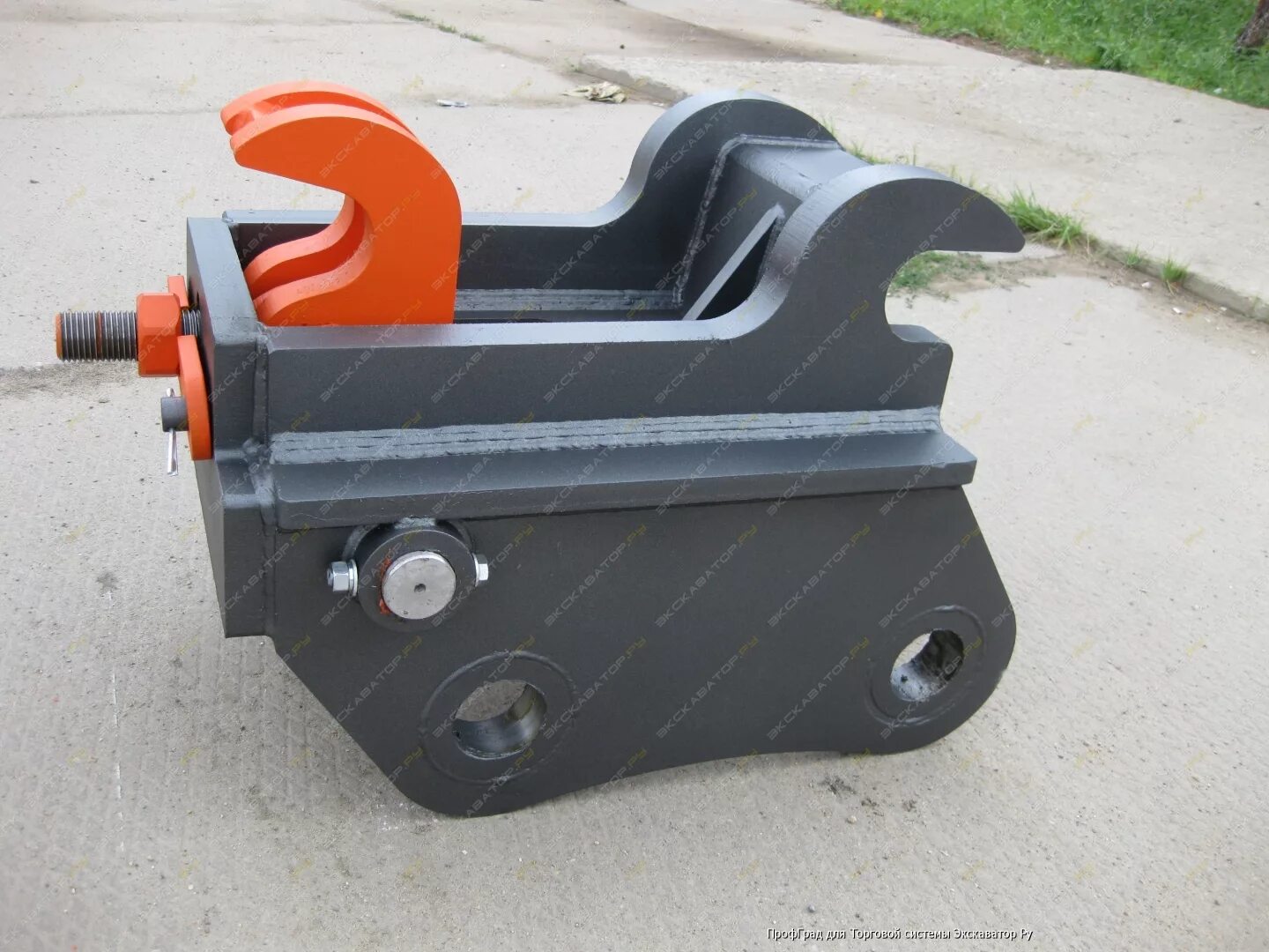 Квик каплер jcb 3cx. Быстросъем для экскаватора. Быстросъем экскаватор sany 315. Быстросъем квик каплер. Быстросъем для экскаватора.