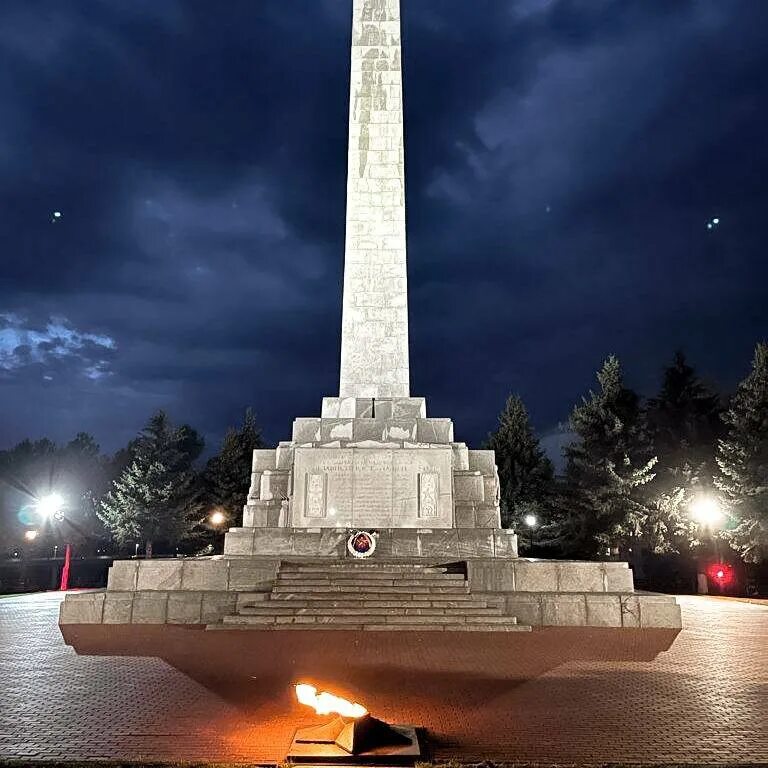 Обелиск обзор. Обелиск освободителям ржева. тверь обелиск освободителям.