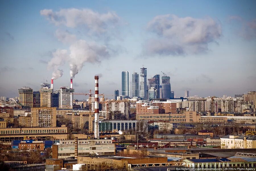 Дом воздуха москва. ТЭЦ Москва Сити. Грязный воздух в Москве. Экология Москвы. Экология в мегаполисе.