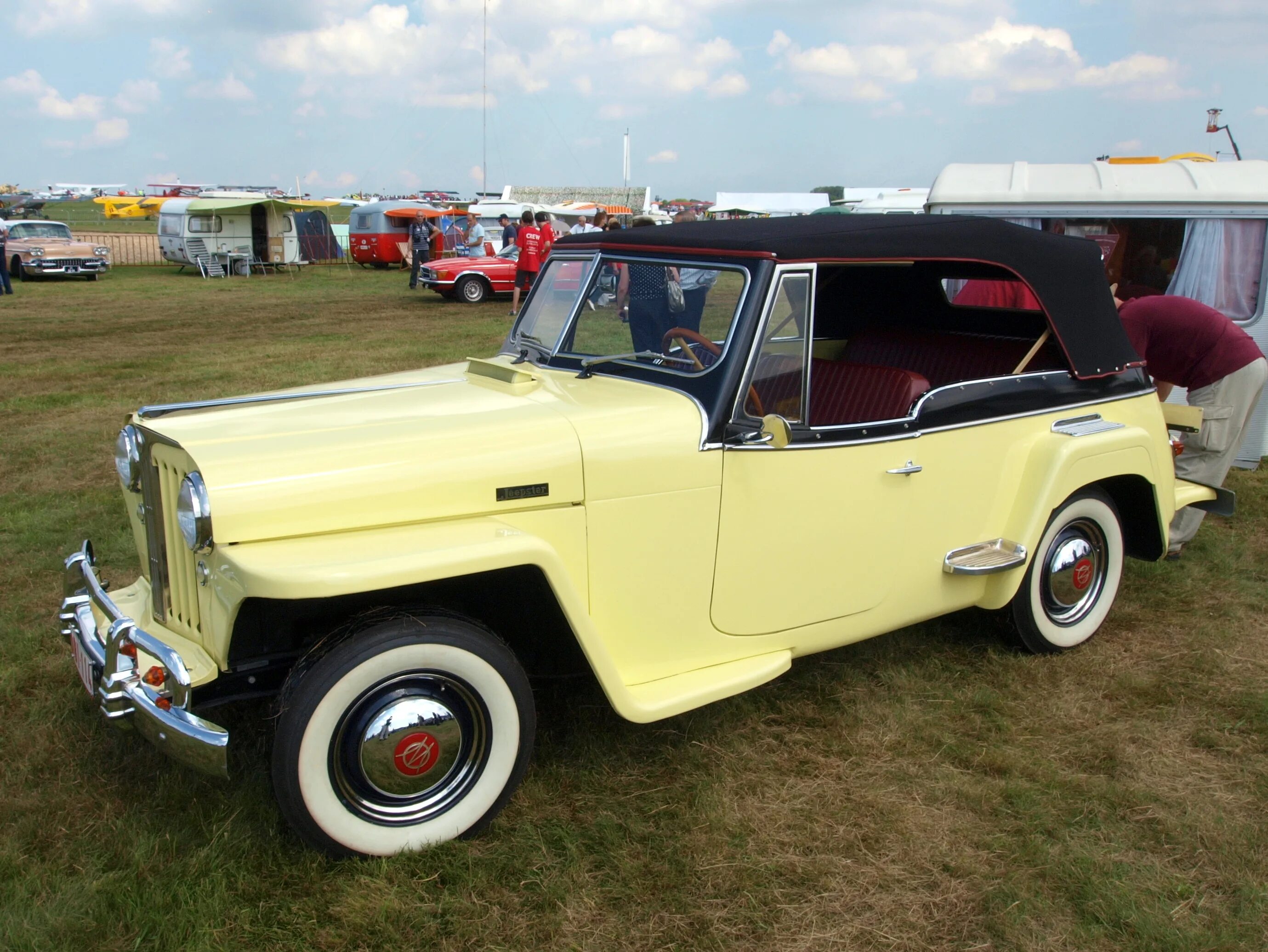 Джип фаэтон. Jeep willys кабриолет. Willys jeepster 1948 года. 1948 willys overland jeepster. Jeepster 1948.