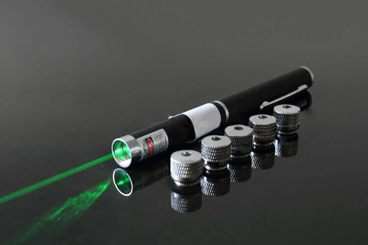 Лазерная указка 5 км. Зеленая лазерная указка Green Laser Pointer 303. Указка лазер зеленый Луч Green Laser Pointer 303. Лазерная указка Green Laser Pointer PM Laser 532mm-10 Black 871602. Лазерная указка Грин принтер 500.