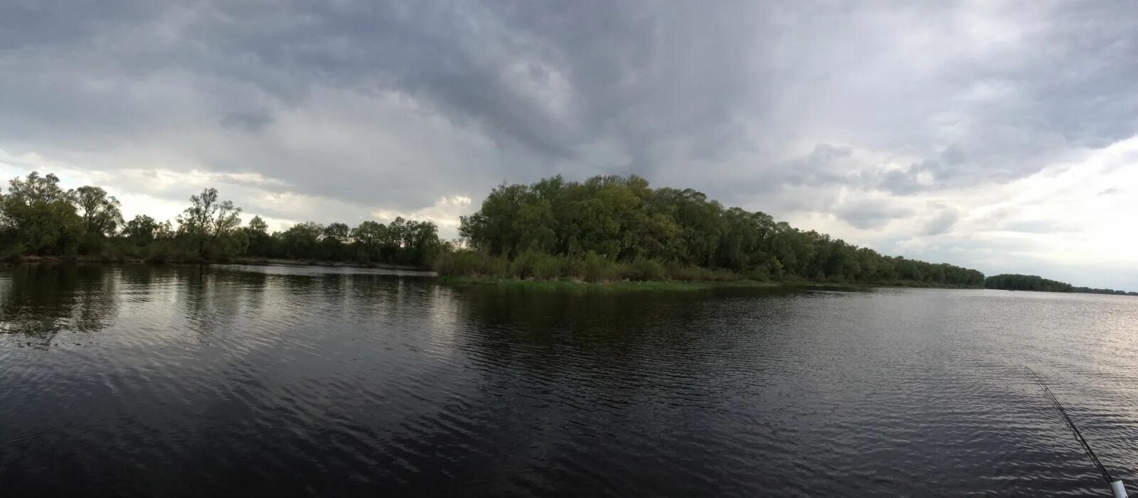 Озеро ильмень рыбалка. Река Ловать Новгородская. Река Ловать Взвад. Река Ловать рыбалка. Река Ловать Парфино.