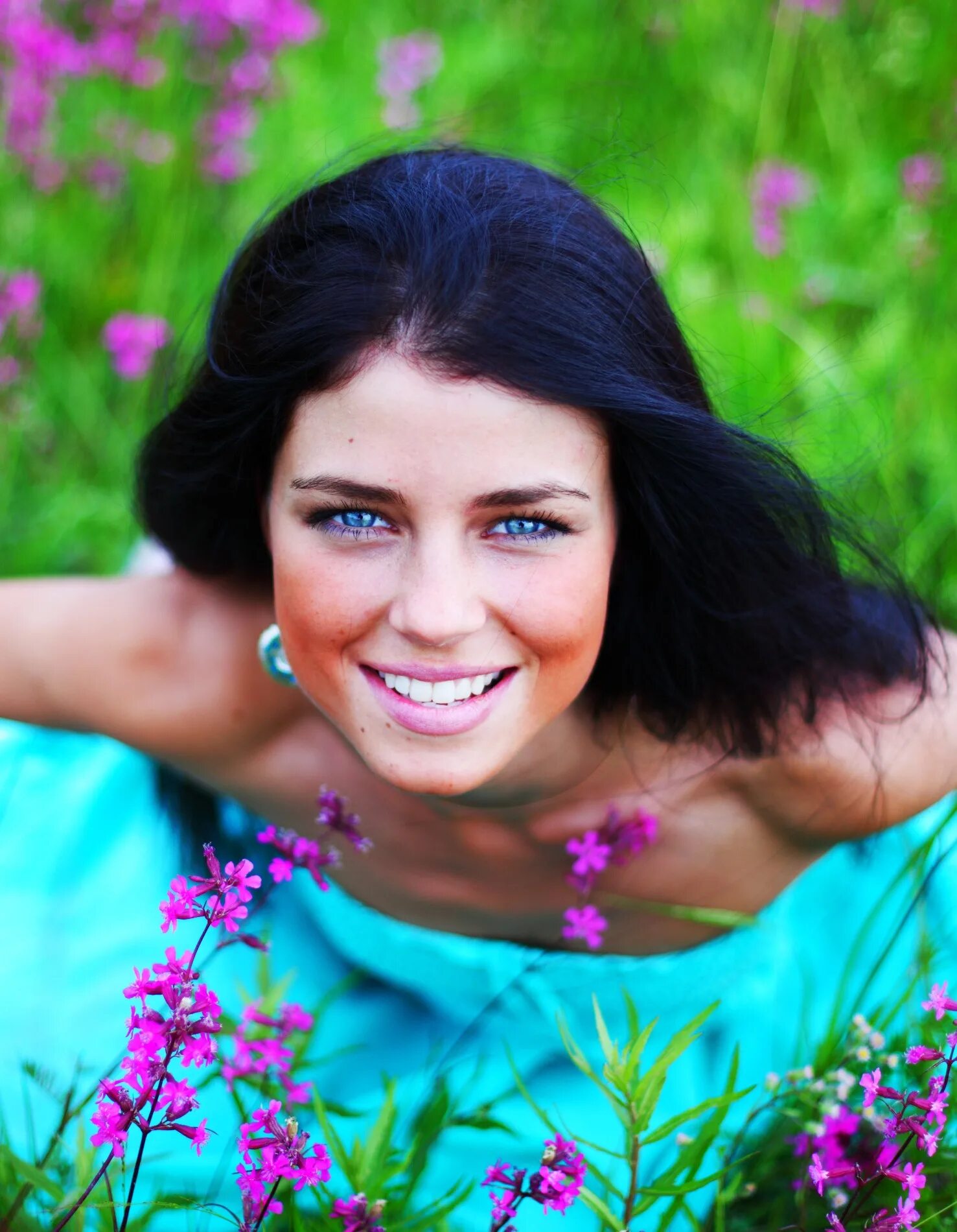 Обаяние и притягательность. Красивая ухоженная женщина. Обаяние и притягательность. Нежная девушка. Красота женщины.