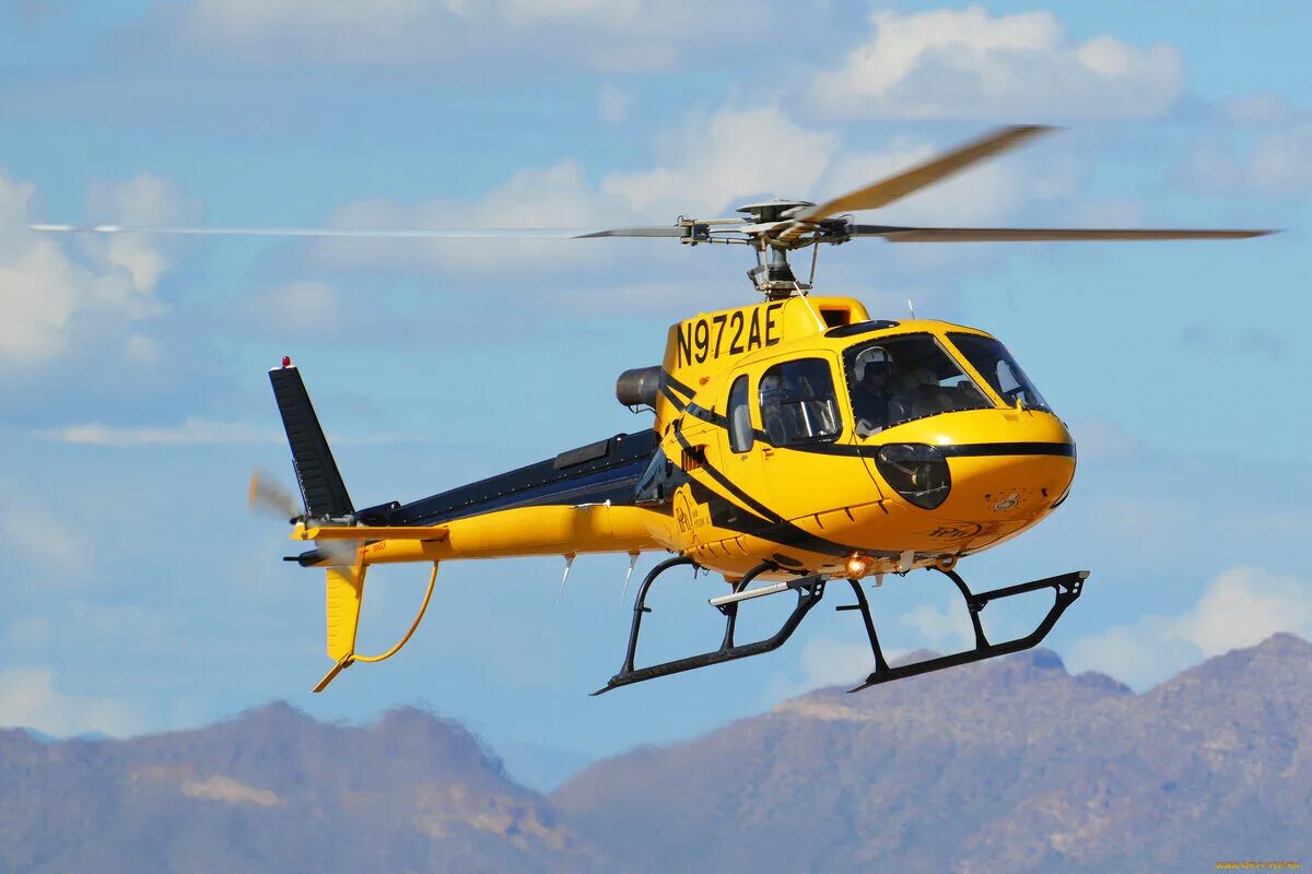 N170cb вертолет. Что такое хеликоптер. Чарли танго вертолет. Картина вертолет. Что такое хеликоптер.