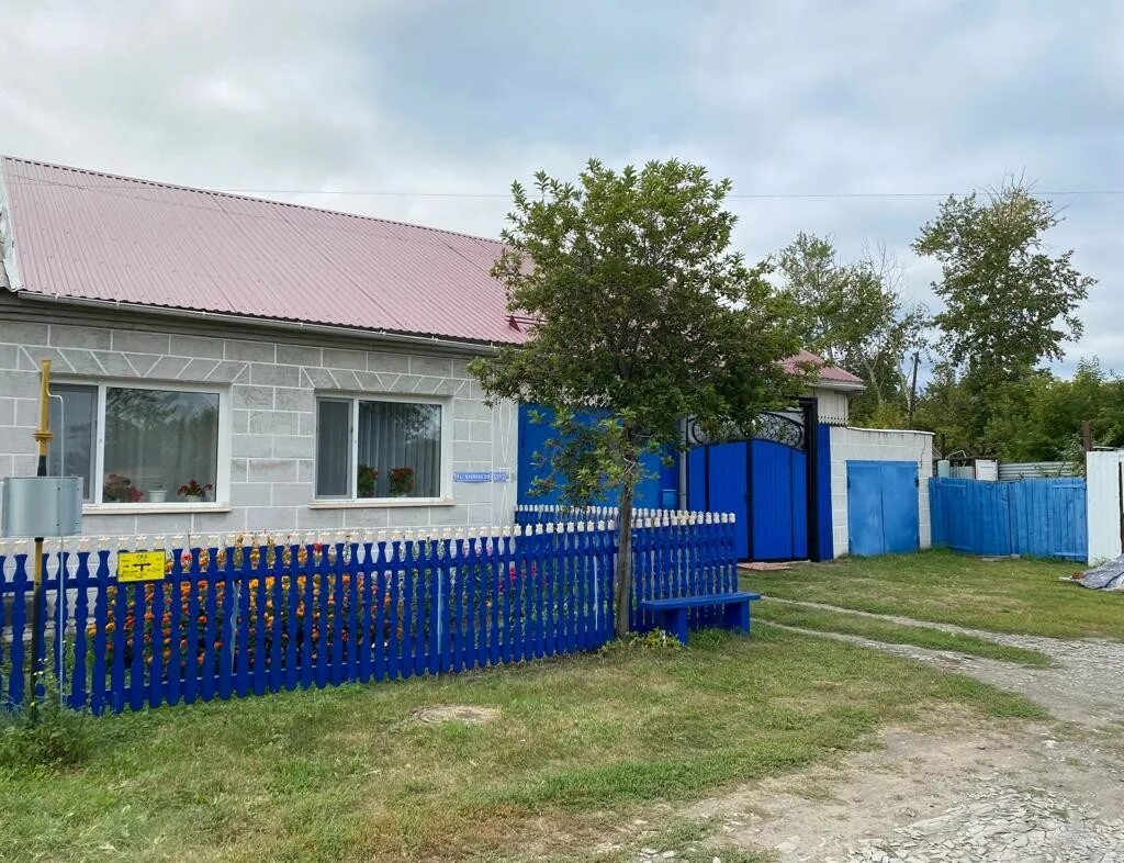 Частный дом с газовым отоплением на северных г. Авито омская область. Авито большеречье омская обл. Дом в большеречье. Дом в большеречье.
