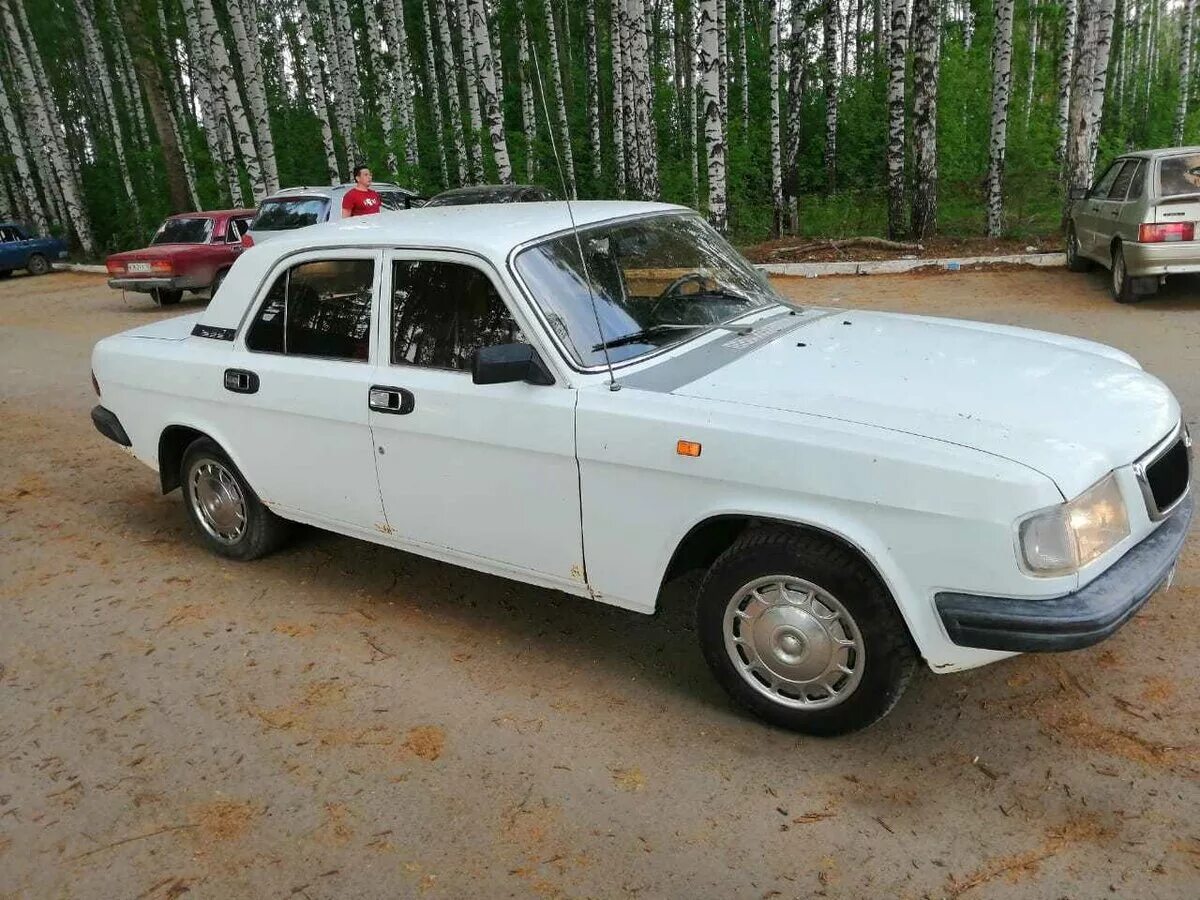 Волга газ 24 10 белая. Газ 3110 волга 2000. Волга газ 3110 белая. Белый газ волга. Газ-24 волга 1979.