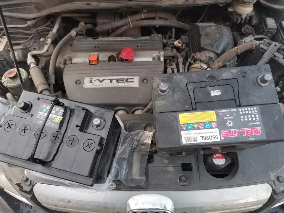 Cr v аккумулятор. Honda cr-v 2008 аккумулятор. honda crv 2.4 аккумулятор. honda crv 3 акб. акб хонда срв 2.4 2008.