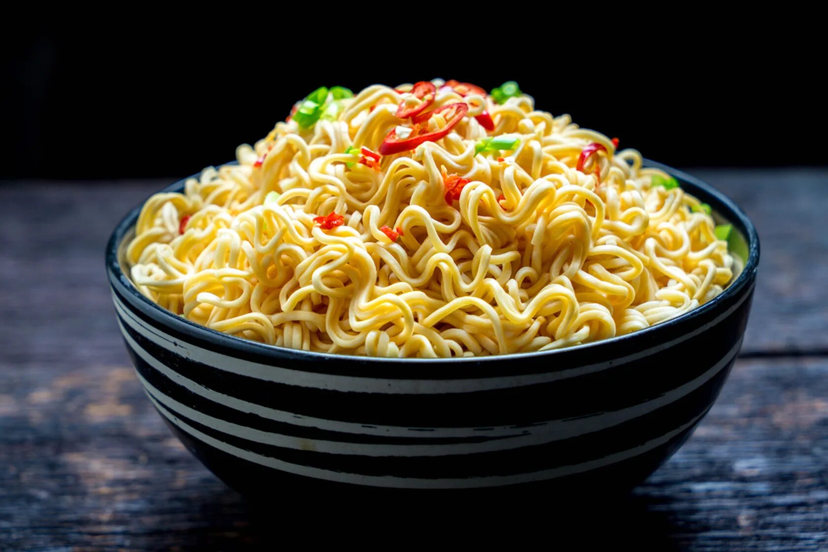 Китайская лапша instant Noodle. Лапша доширак макароны. Китайская лапша Роллтон. Нудлс лапша. Лапша доширак приготовление