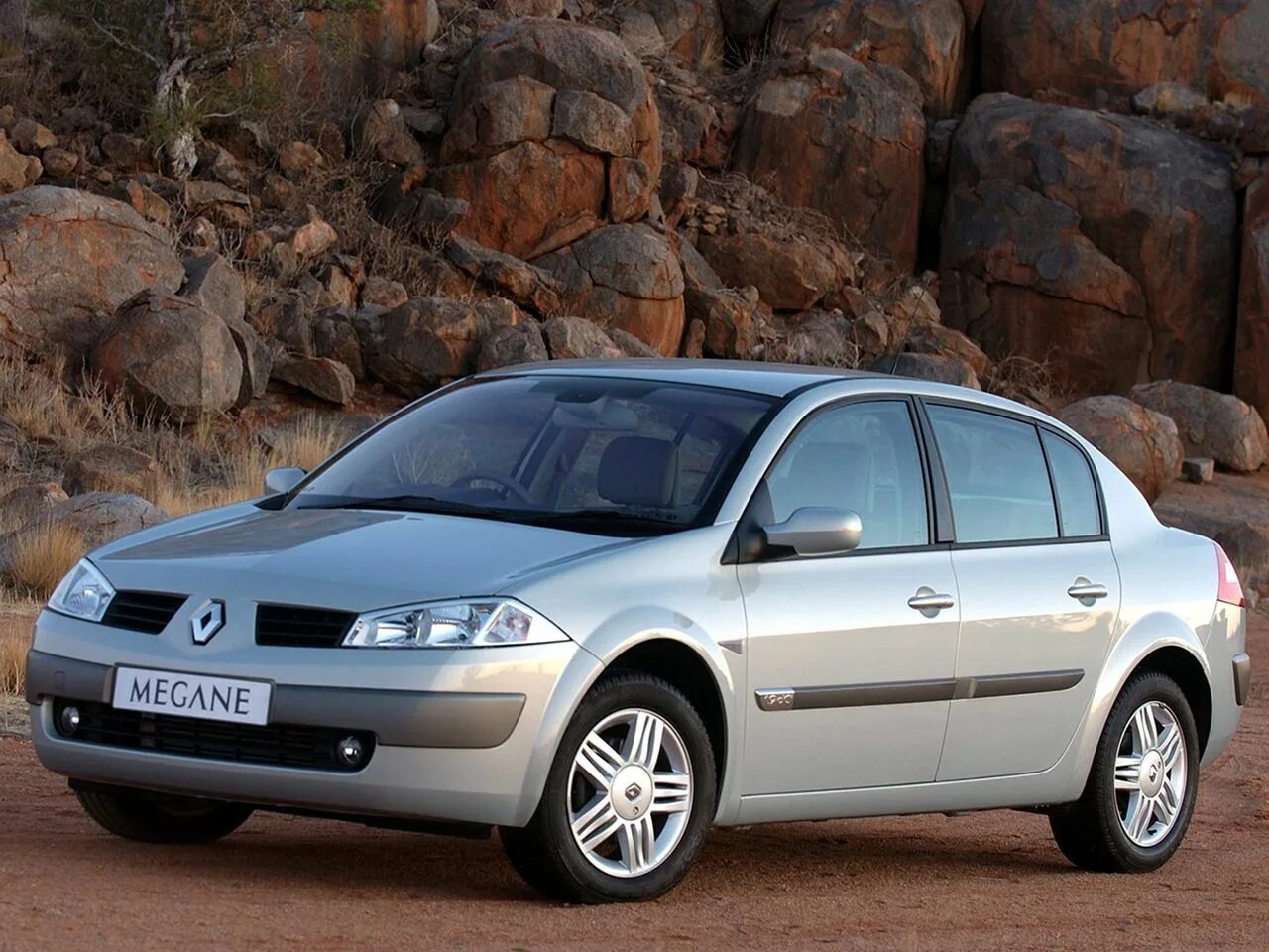 Рено megane. Рено Меган 2. Рено Меган 2 2005. Renault Megane 2 sedan. Рено Меган 2 седан 2006.