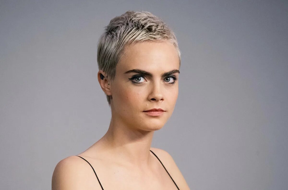 Стрижка женская 3. Cara Delevingne с короткой стрижкой.