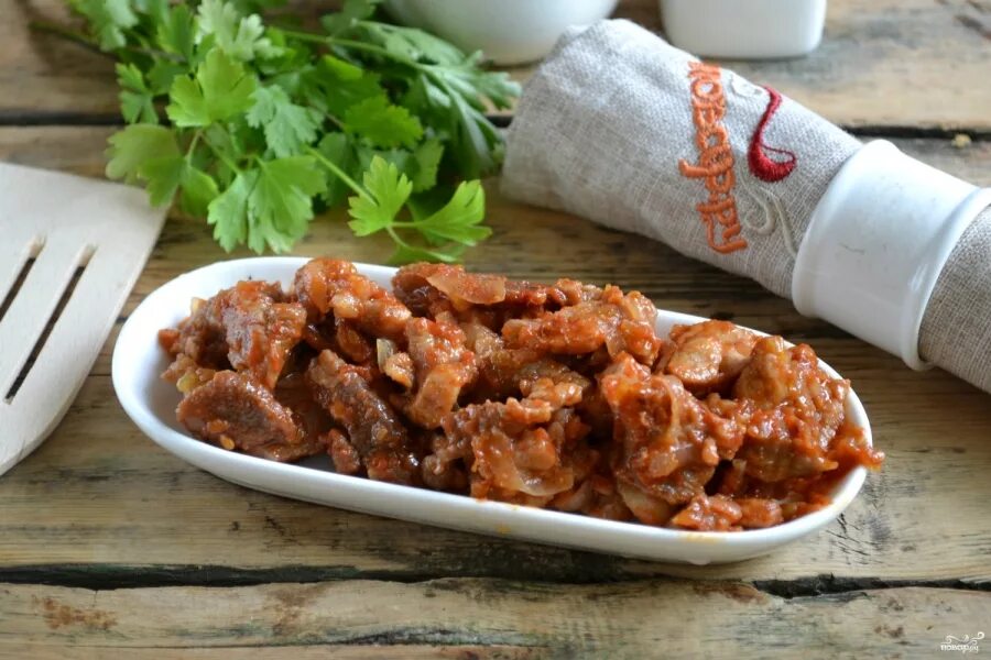 Поджарка поджарка свиная. Поджарка мясная. Поджарка мясная. Мясная поджарка из свинины. Блюда из поджарки свиной.