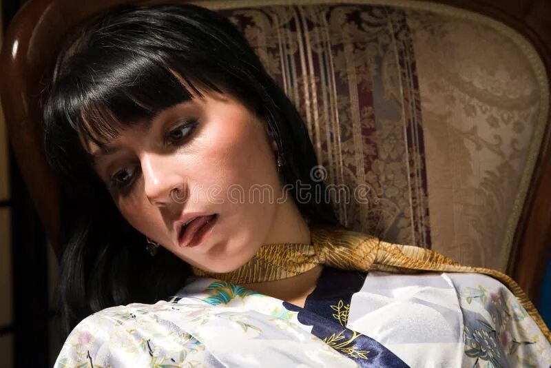 Удушение девушки в платье. Strangled pst. Задушенная женщина в колготках. Strangled pst. Strangled pst.