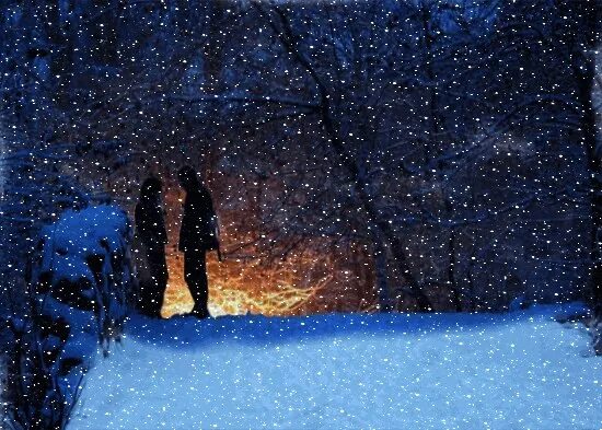 И в душе за ночью зимней. Снегопад двое. двое под падающим снегом. силуэт влюбленных зимой. влюбленные зимой ночью.