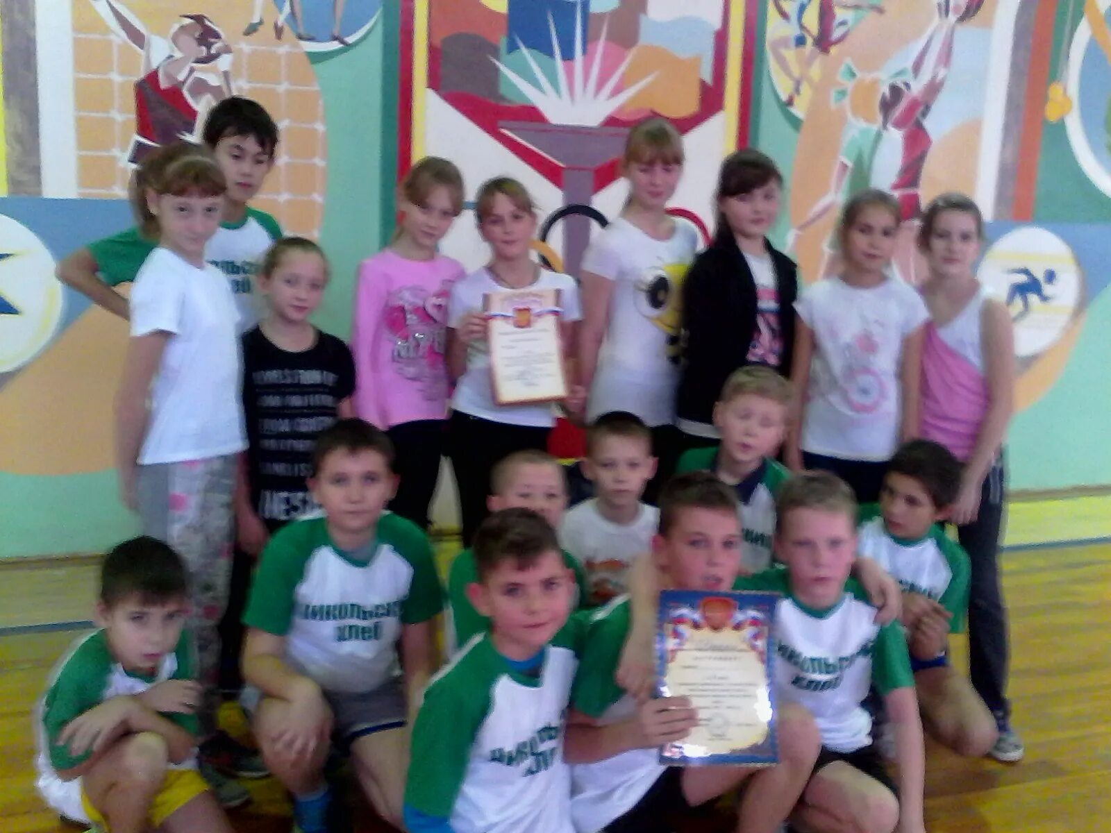 Пгт дарасун школа 3. Пензенская область посёлок лунино школа 1. Лунино имени артамонова. Школа номер 1 лунино пензенская область. Девочки из мбоу сош номер 2.