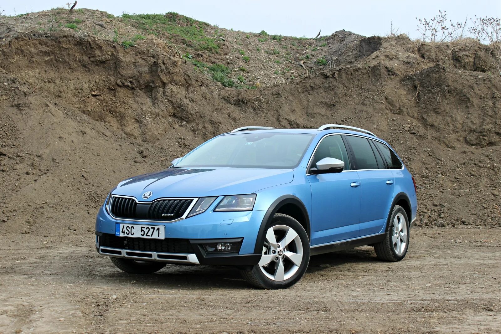 Купить шкоду в тюмени. Шкода Скаут 2023. Škoda Octavia Scout 2014.