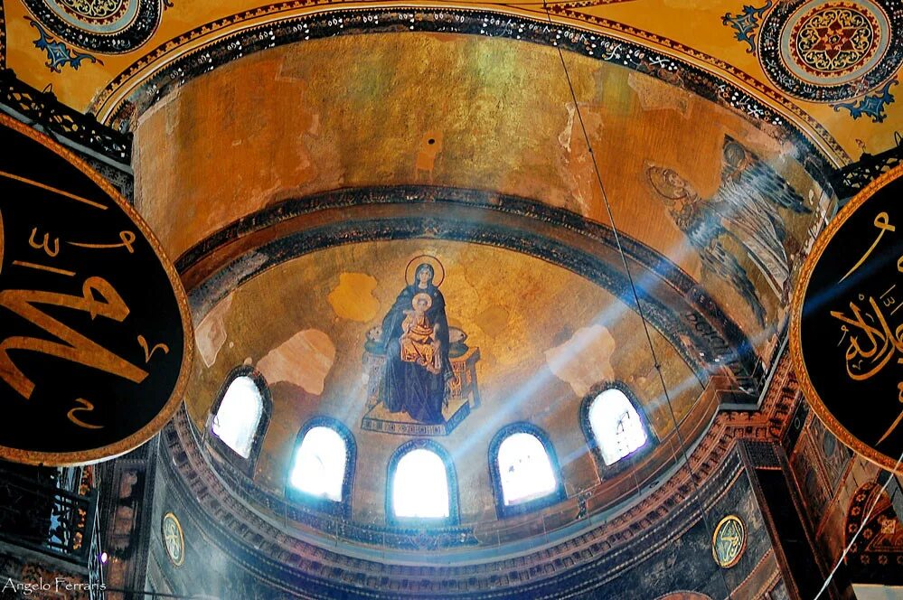 Монастырь осиос лукас. Мега спилеон монастырь греция. Православная святая софия в константинополе. Музей в стамбуле где найдена мозаика со времен византии. Монастырь иоанна богослова сарпи.