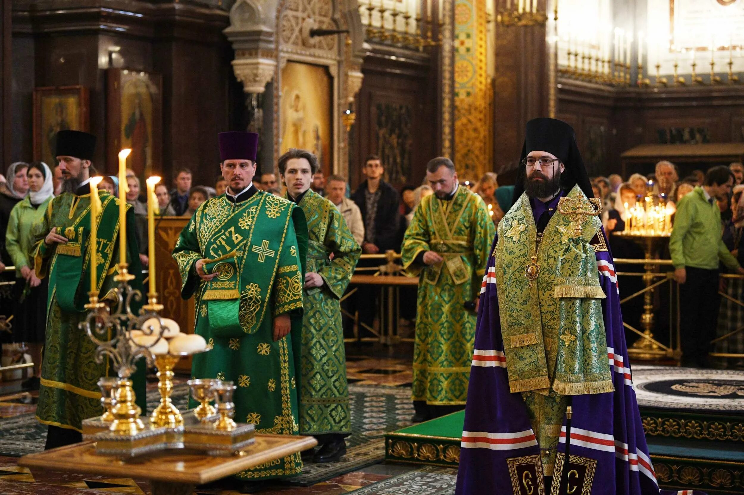 Всенощное бдение храм Христа Спасителя. Вербное воскресенье храм Христа Спасителя. Патриаршая служба Вербное воскресенье всенощное бдение.