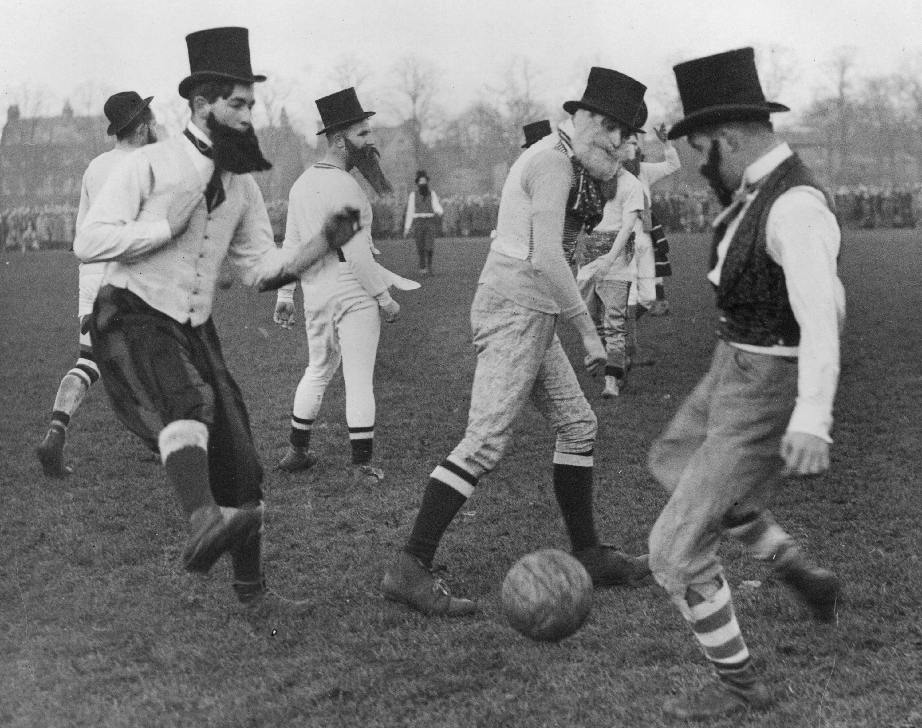 Возникновения игры футбол. Футбол в Англии 19 век. Футбол в Англии в 19 веке. 1863 Год в Англии футбол. Зарождение футбола в Англии.