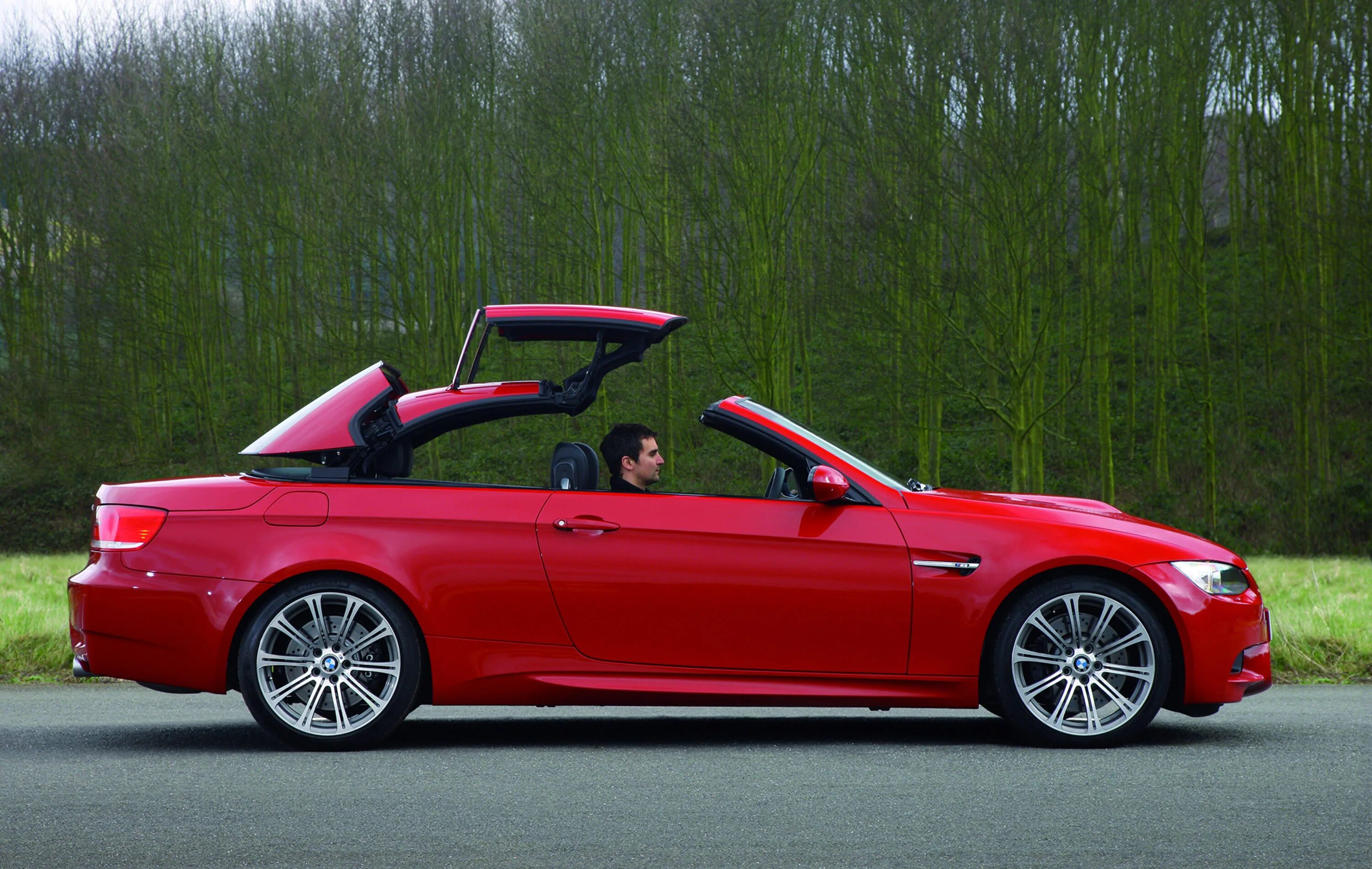 Bmw m3 convertible e93. Авто с откидным верхом. Фольксваген кабриолет 2012. Bmw 3 cabrio e93. Бмв 4301 кабриолет.