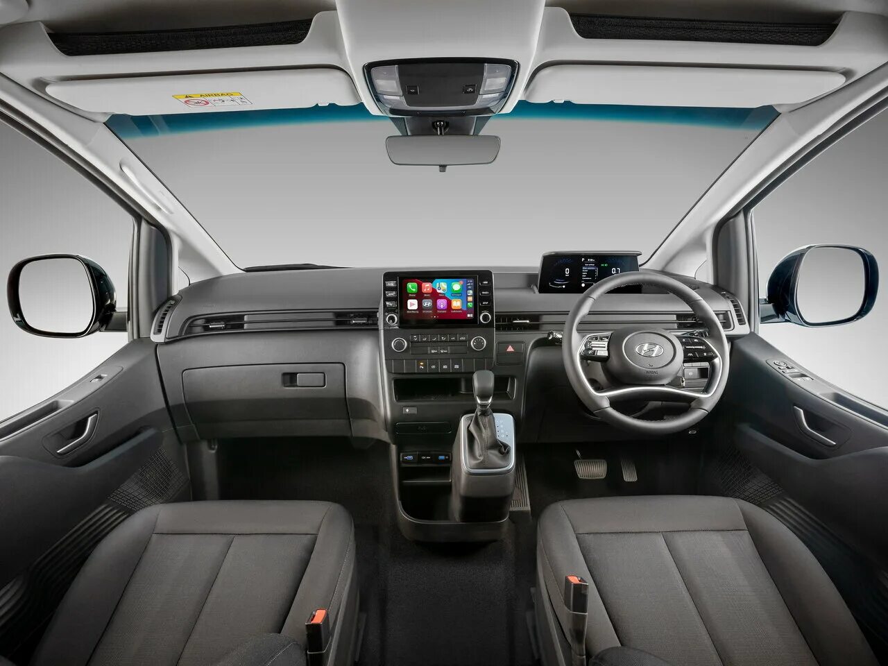 Интерьер салона Hyundai Staria. Фото салона #15
