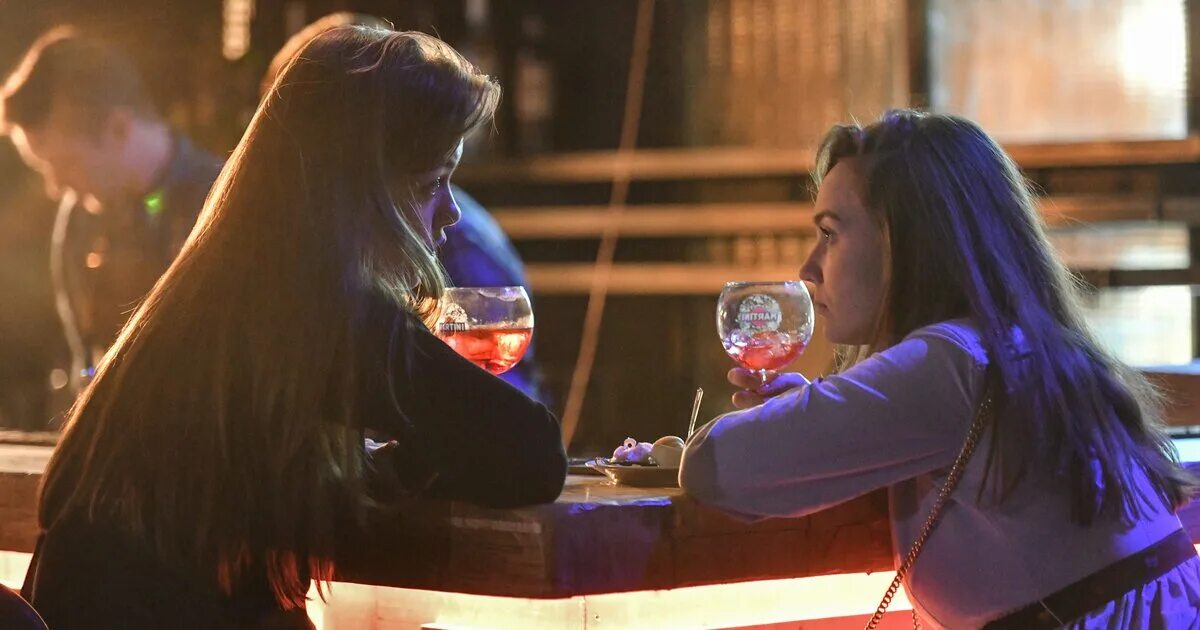 Как оплачиваются ночные часы. Как по тк оплачивается работа в ночное время. Ночная работа. Ночным считается время. Общепит ночью.