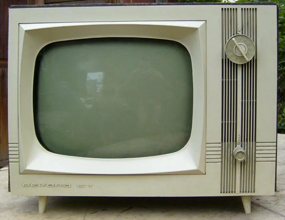 Телевизор рекорд 67. Телевизор рекорд 402. Телевизор рекорд 67 ламповый. Телевизор рекорд 1960.