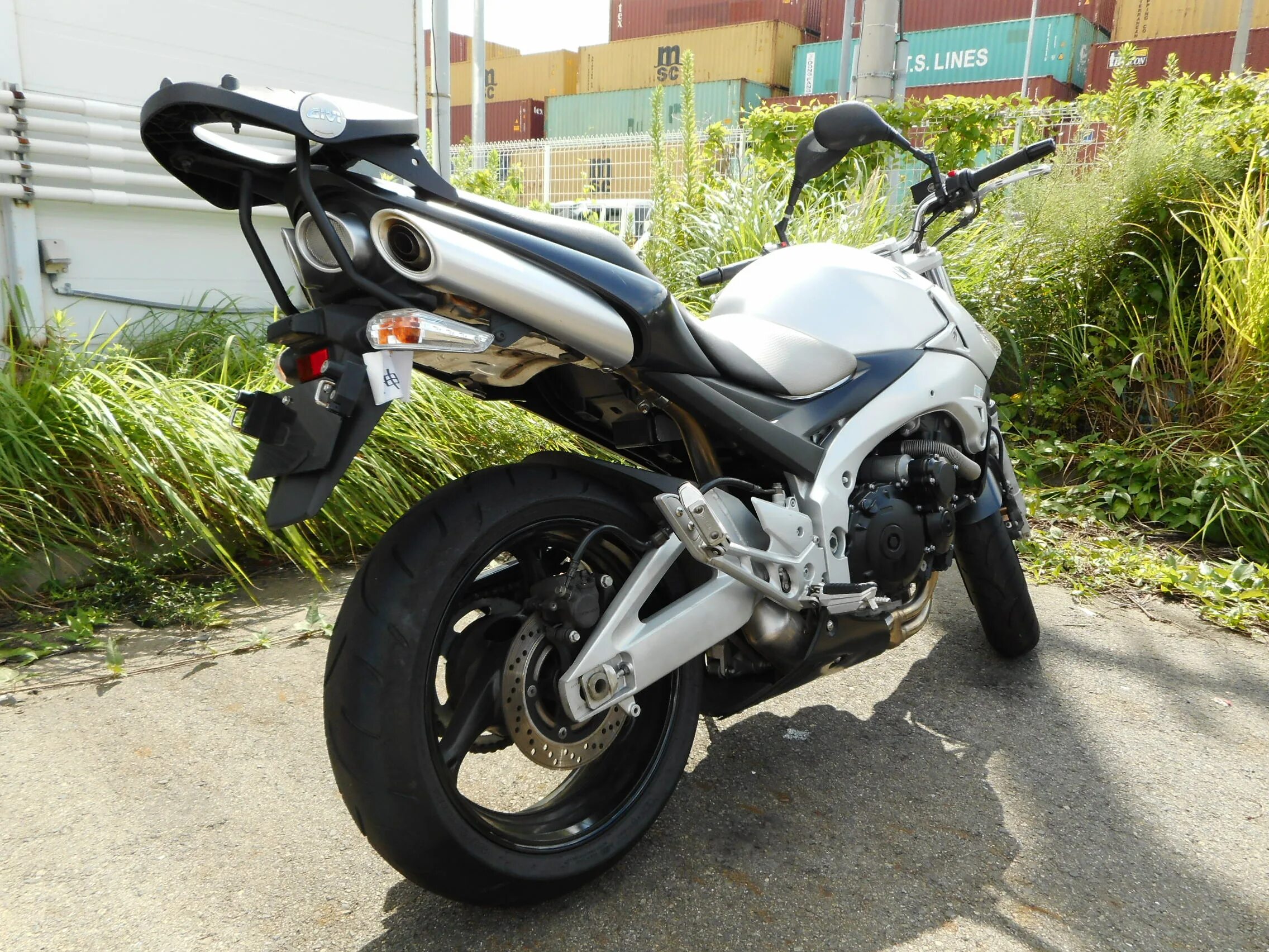 Suzuki 400 кубов. Мотоцикл сузуки 400 кубов. Сузуки 400 кубов. Suzuki gsr 400. Suzuki rf400 мотоцикл.