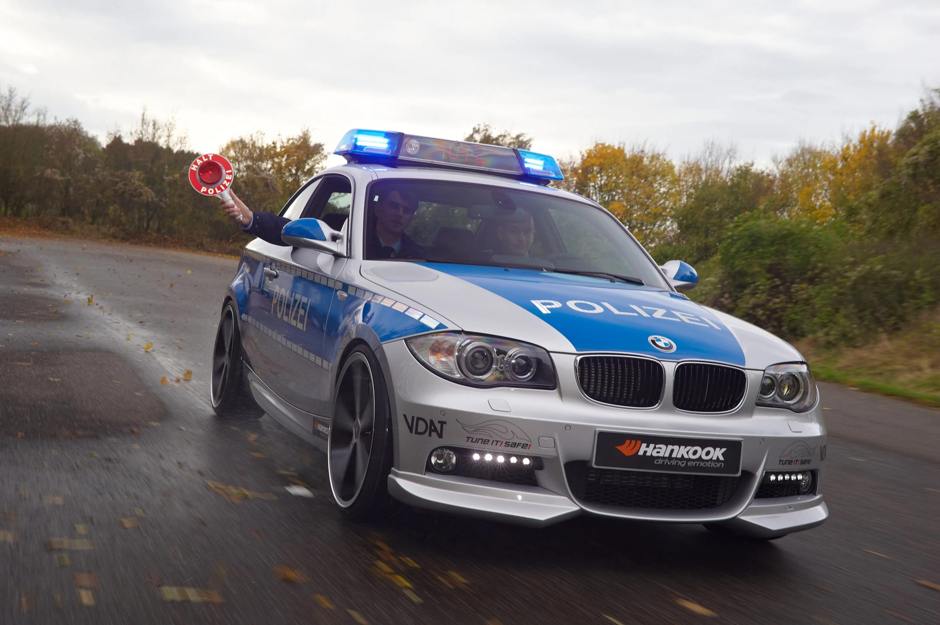 Сколько полицейских машин. BMW m3 Police. БМВ 3 полиция. BMW m3 полиция России. BMW f10 Police.