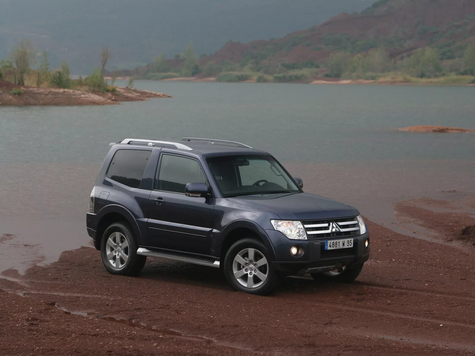 Mitsubishi pajero 3 поколение