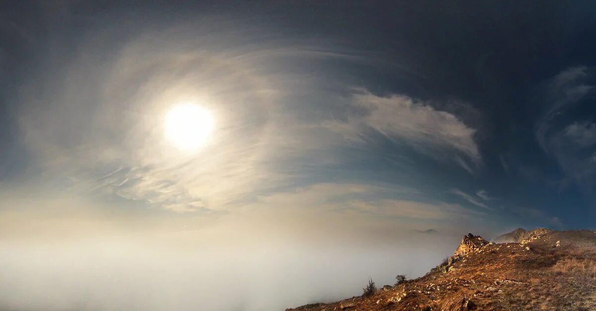 Утро туман. Тусклое солнце на небе. Утреннее солнце. Солнце выйдет из тумана. Заря прощается с землею фет.