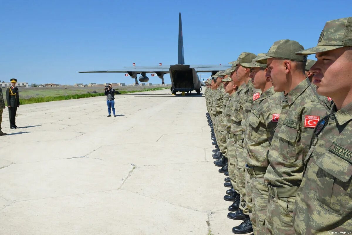 Турецкая Военная база в Азербайджане. Военные учения Азербайджана и Турции 2020. Турецкие военные учение. Российская Военная база в Азербайджане. Военный союз турции