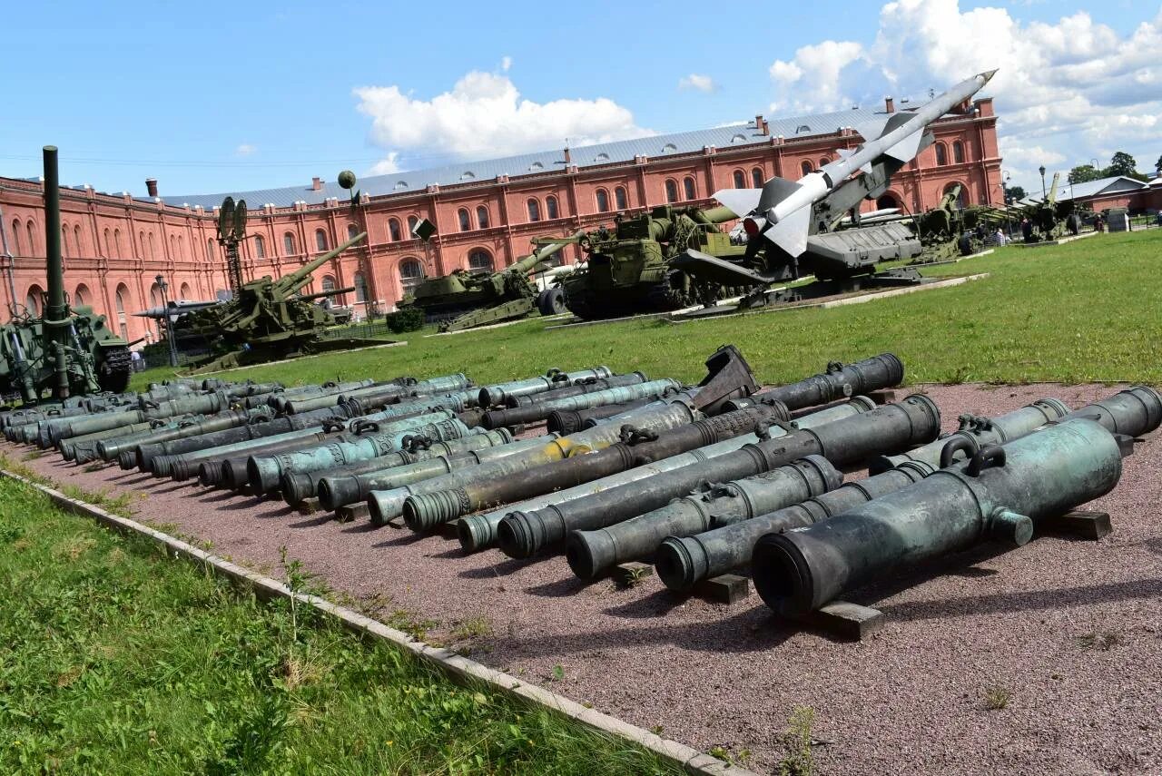 Тульский военно-исторический музей. Военно-историческому музею в городе остров. Лучшие военные музеи России. Лучший военно исторический музей.