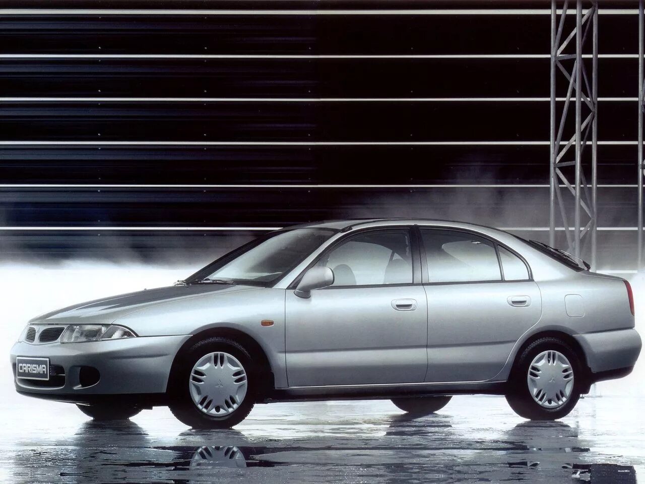 Мицубиси каризма 1. Mitsubishi carisma хэтчбек. Mitsubishi carisma 2000 хэтчбек. Митсубиси каризма 2001 1. Carisma 2000.