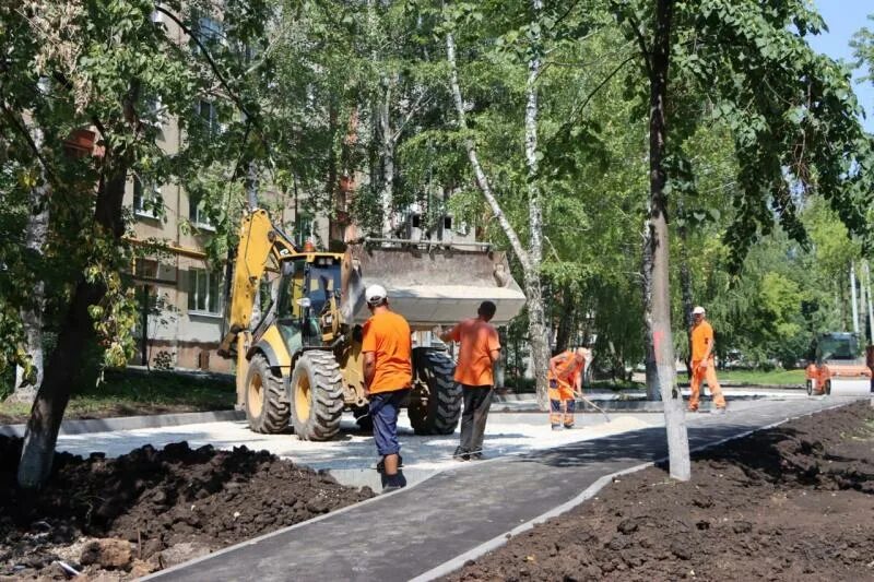 Городская среда самарской области. Благоустройство дворов Самара. Благоустройство дворовых территорий комфортная городская среда. Кировский район Самара дворы. Проспект Кирова 235.