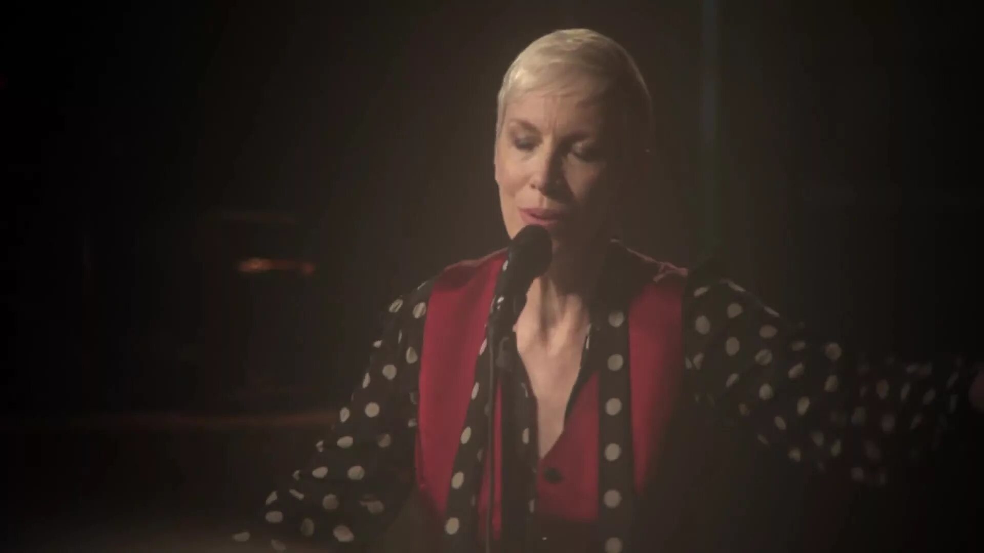 I put a spell on you от annie lennox. Little bird annie lennox. Annie lennox i put spell on you. Annie lennox nostalgia 2014. I put a spell on you annie lennox ноты.