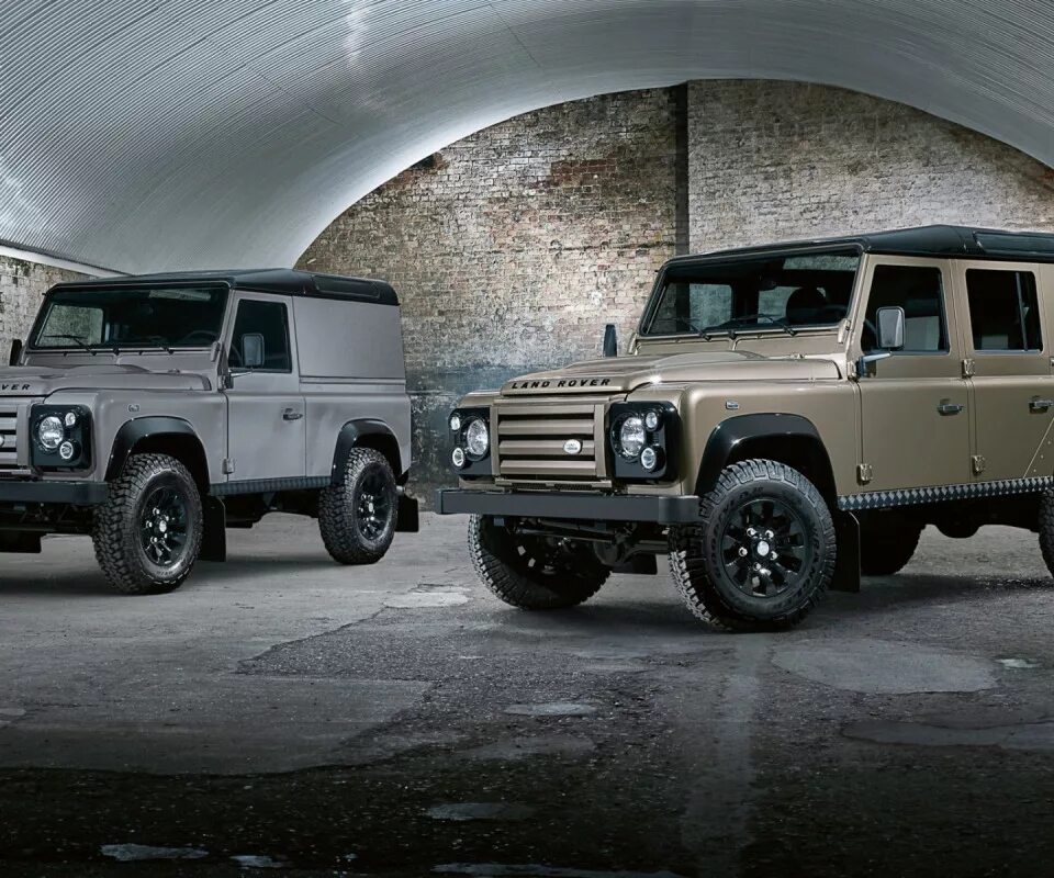 Killer service. Дефендер 2012 года. Land Rover Defender дизель 2004. Дефендер XMAX. Land Rover Defender зад.