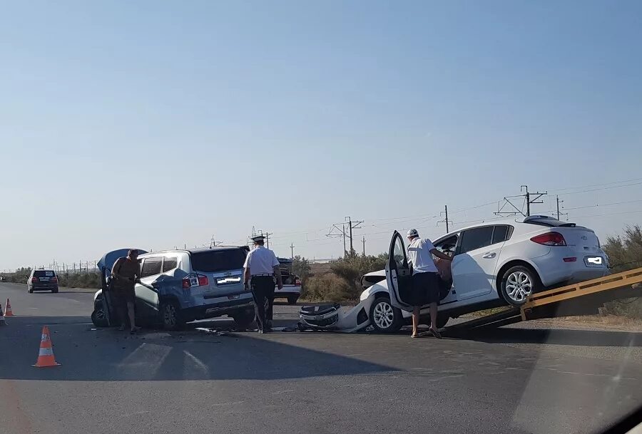 Дтп трасса симферополь николаевка. Столб на трассе. Дтп трасса симферополь николаевка. Дтп симферополь евпатория. Дтп трасса симферополь.