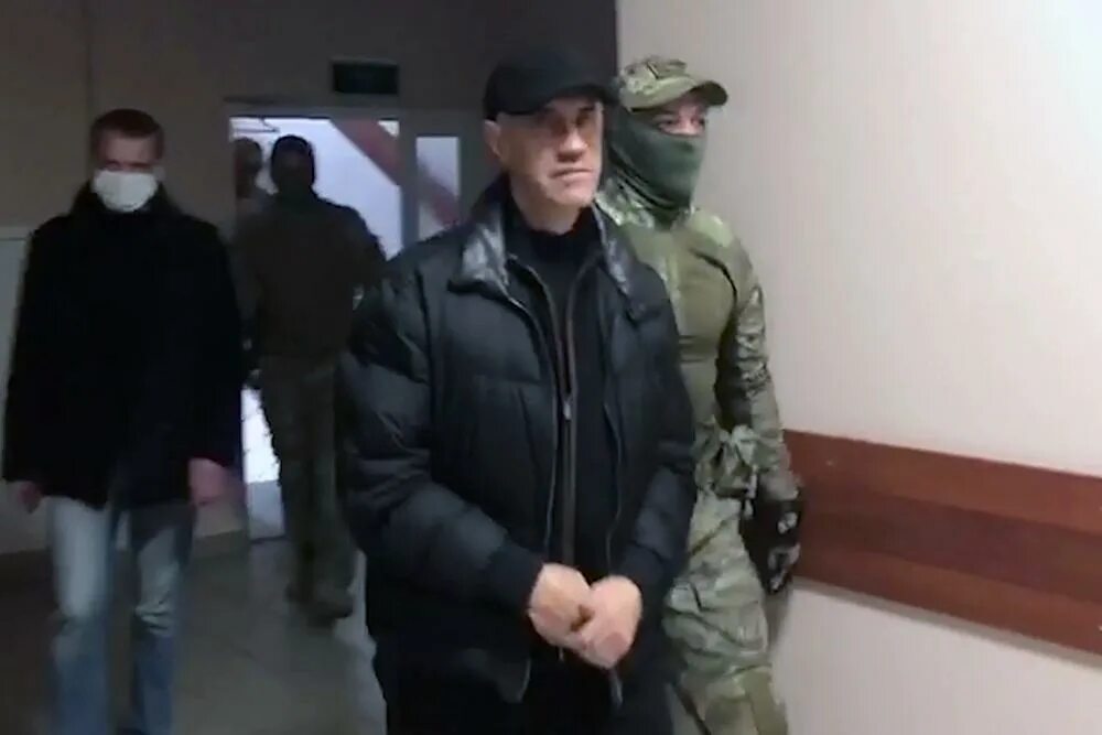 Осудили полицейского. Артем ломакин адвокат красноярск. Сергей арефьев томск басманный суд. Суд приговорил. Уголовное дело.