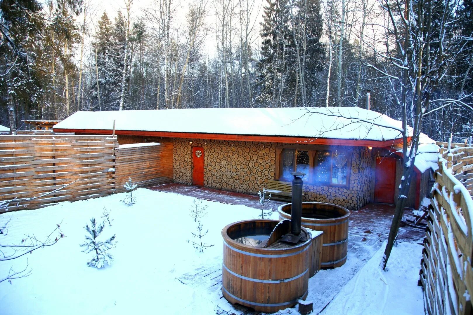 Баня гуси лебеди ногинск. Гуси баня. Гуси-лебеди банный комплекс. Гуси баня. Комплекс гуси лебеди ногинск.