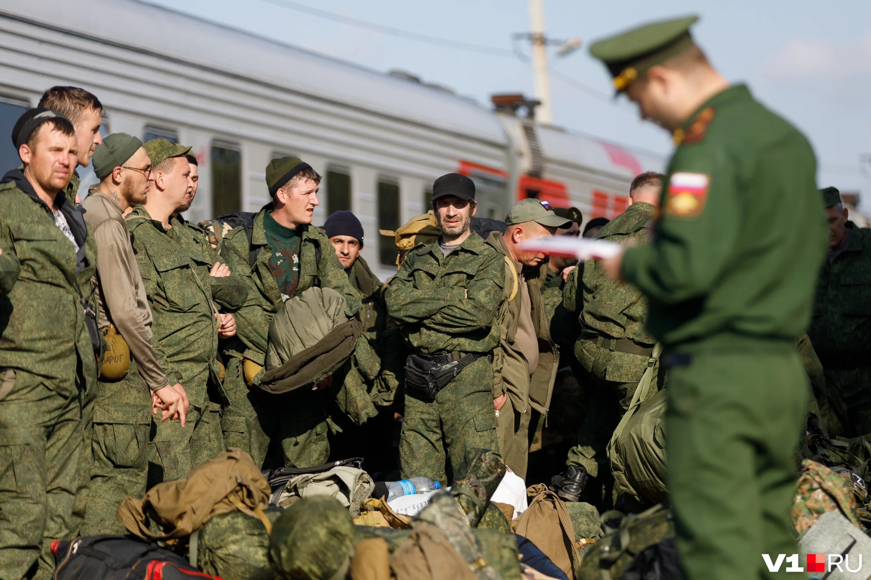 Возможная мобилизация. Военная форма. Военное обмундирование. Человек в военной форме. Фото военнослужащих.