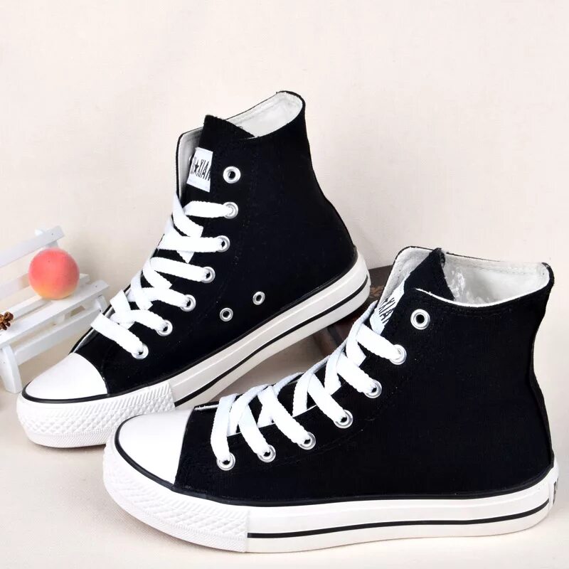 Конверсы новые модели. Конверсы черные 2021. Как называется кеды белые. Конверсы дрейн. Кеды на толстой подошве женские.