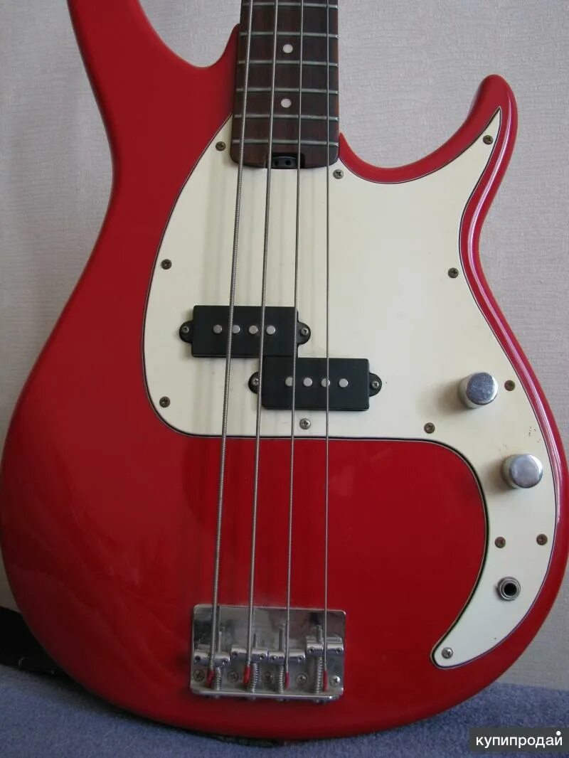 4 струнная бас гитара. Бас гитара peavey. бас гитара корт 4 струны. бас гитара 2 струны. трехструнная бас гитара.
