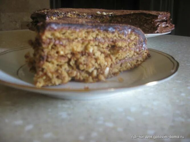 Рецепт торта с арахисом и сгущенкой. Арахисовый торт. торт с вареной сгущенкой и арахисом. торт коровка с арахисом.