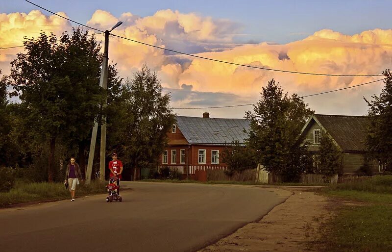 Город холм Новгородской области. Деревня холм Новгородская область. Владимирский бульвар город холм Новгородская область. Холм Новгородская область население. Погода гисметео холм новгородской области